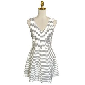 Loft Women’s White Striped A-Line Fit & Flare V-neck Sleeveless Mini Dress Sz 4
